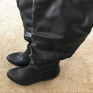 Jennifer Lopez Knee-High Black Boots with Heel